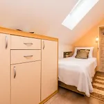 Apartman Neve